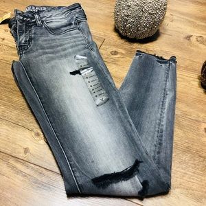 NWT • AEO Super Stretch Denim Jegging Power Fit 6